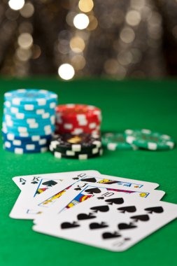 Live host presenting Gem Saviour game at 188bet slot studio