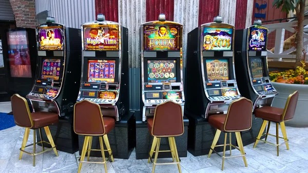 Bonus round activation Bonus round trigger in Gem Saviour live game